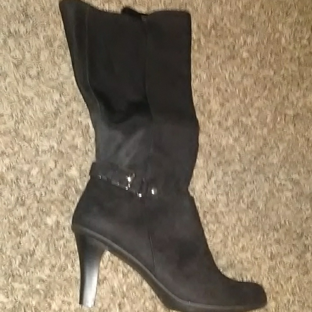 Black boots